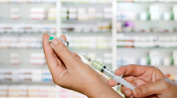 La EMA inicia la evaluación de la vacuna de Moderna contra la COVID-19 vacunacion farmacias