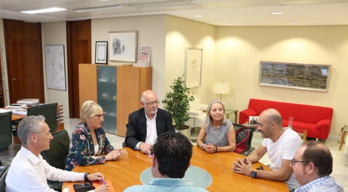 Los farmacéuticos valencianos insisten en ser sometidos a test de COVID-19 Ana Barceló y COF valencianos