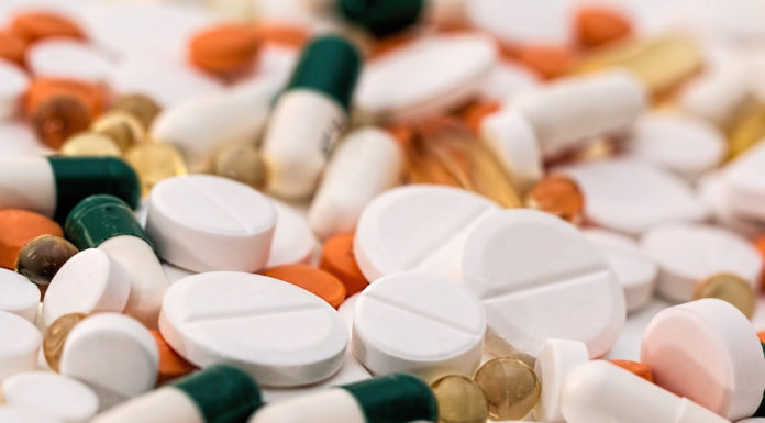 César Luena, eurodiputado socialista, pide aprovechar la crisis para hacer una «buena estrategia farmacéutica»