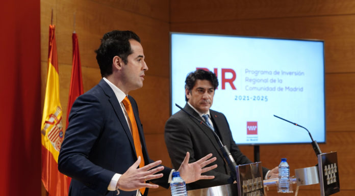El reparto de dosis de la vacuna a las CC.AA será semanal