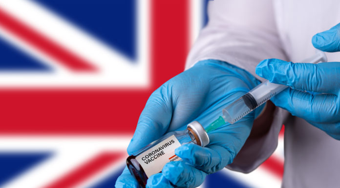 Reino Unido aprueba la vacuna COVID-19 de Oxford y AstraZeneca, la segunda autorizada en el país