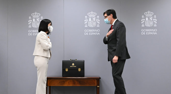 Darias recibe la cartera de Sanidad: «Seguiré la senda trazada e incorporaré nuevos compromisos»