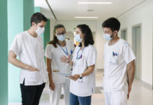 La Farmacia Hospitalaria y la Medicina Intensiva unen fuerzas Colaboración interprofesional
