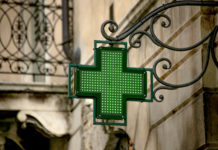 Nueva ministra pero misma petición de la Farmacia: aprovechar «más» a sus 75.000 profesionales farmacia