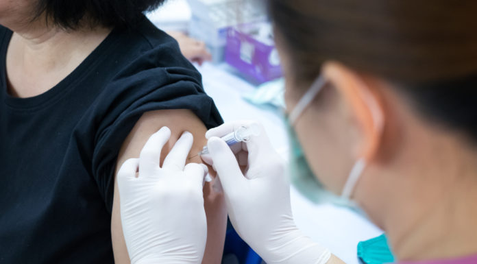 ¿Qué países se apoyarán en las farmacias para vacunar frente a la COVID-19? vacunar